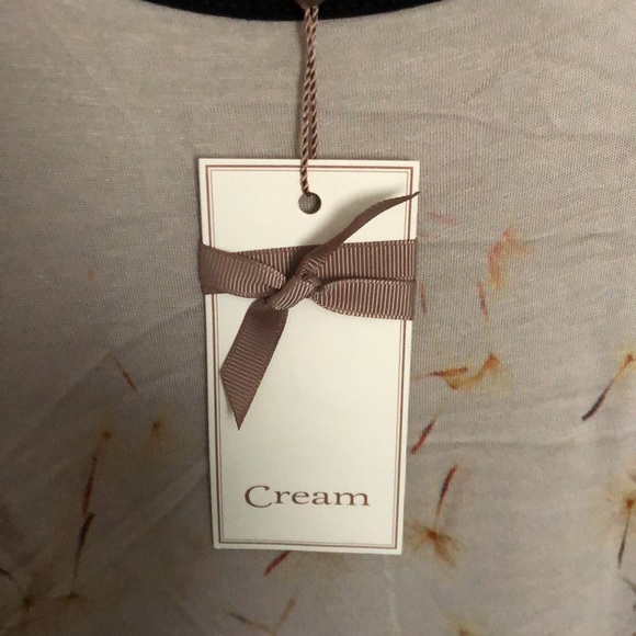 Cold Shoulder Sleeveless Top - Picture 4 of 5